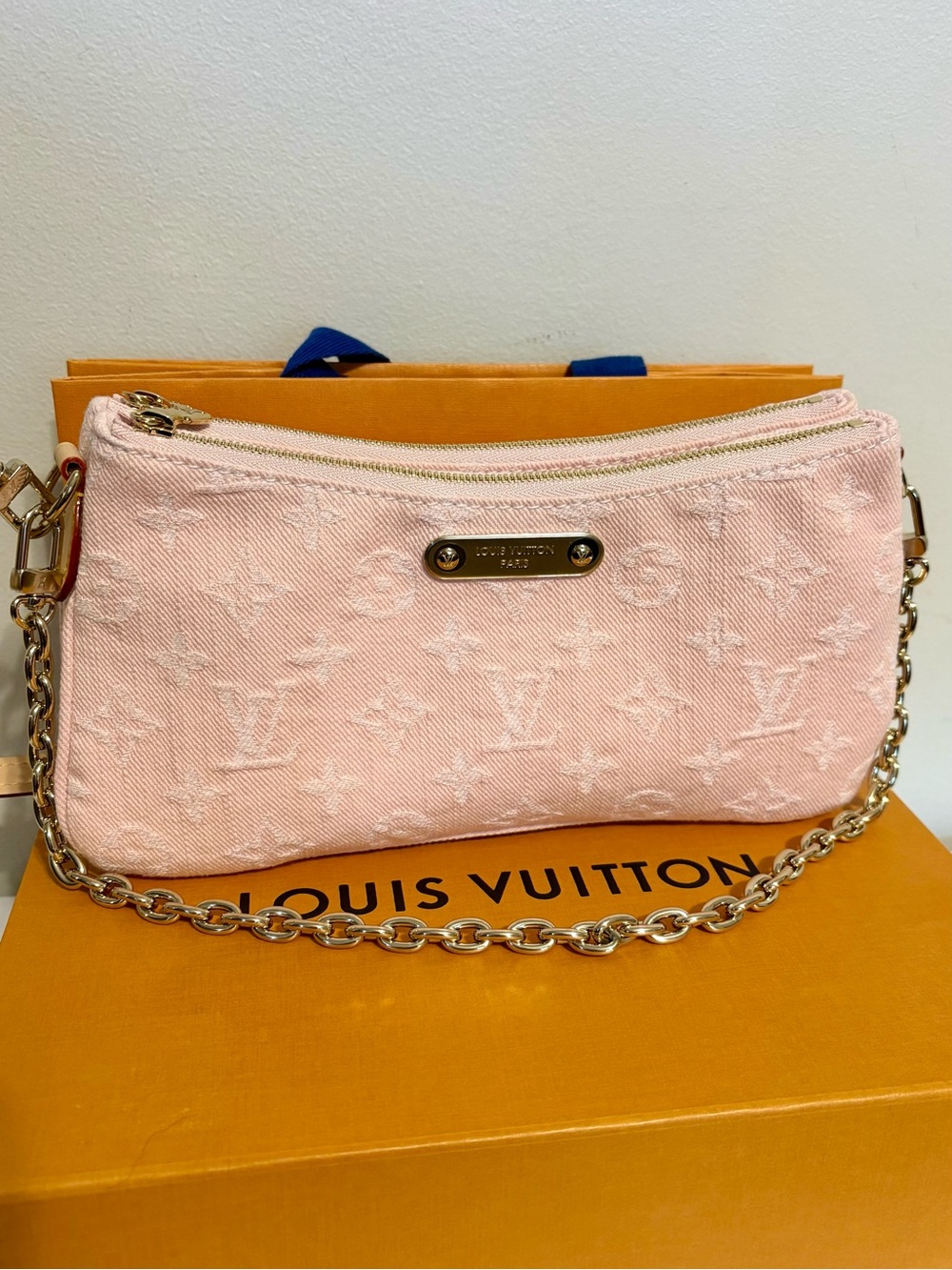 Louis Vuitton Pochette Liv